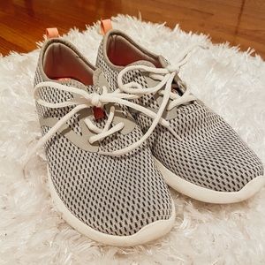 crocs literide tennis shoes